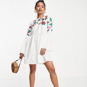 ASOS Fluted Sleeve NWOT Embroidered Mini Smock Dress Size SMALL (D018)